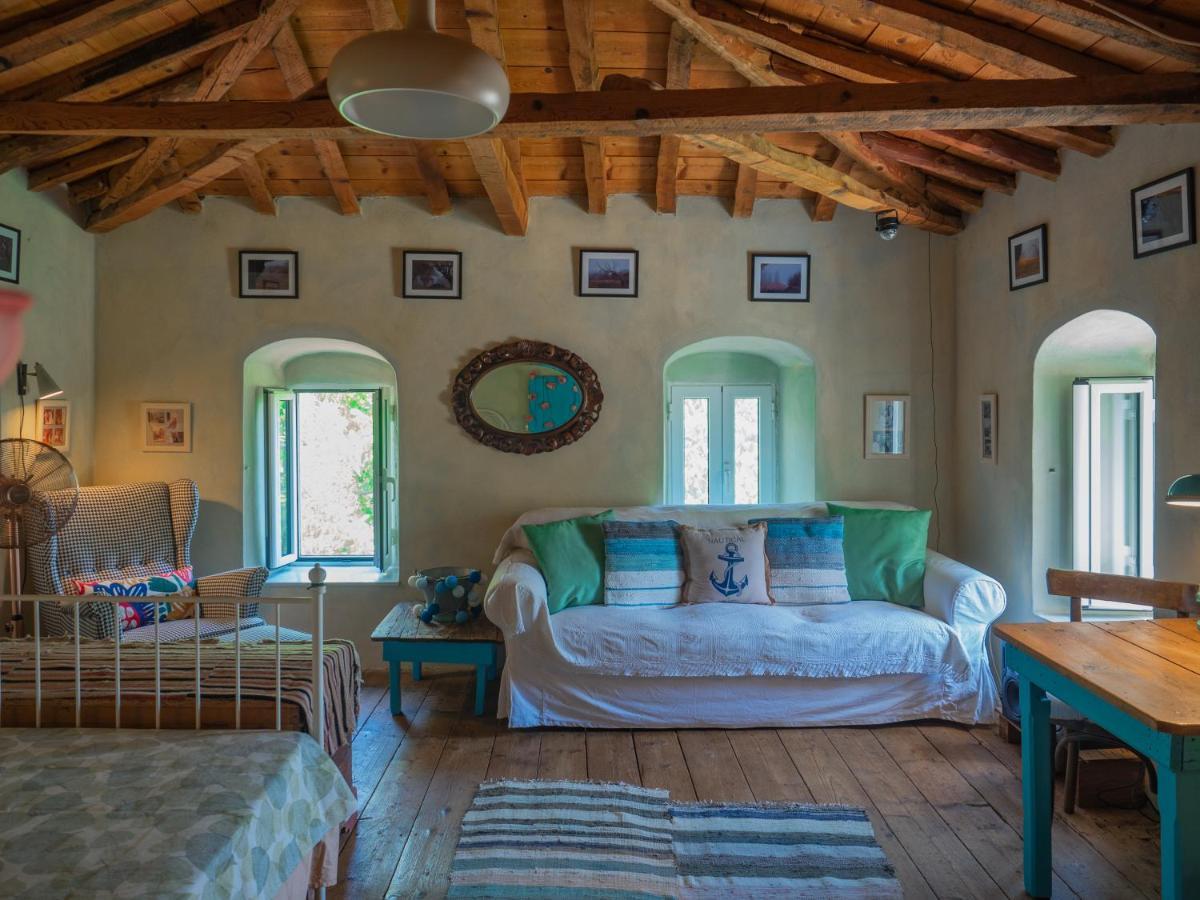 Vintage Stone-Built Country Cottage In Richea Kouloureika Zewnętrze zdjęcie
